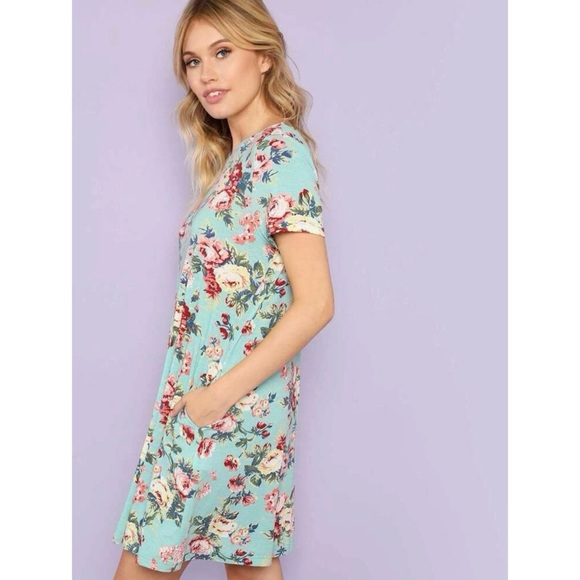 Flower Print Box Pocket Dress - Picture 3 of 8